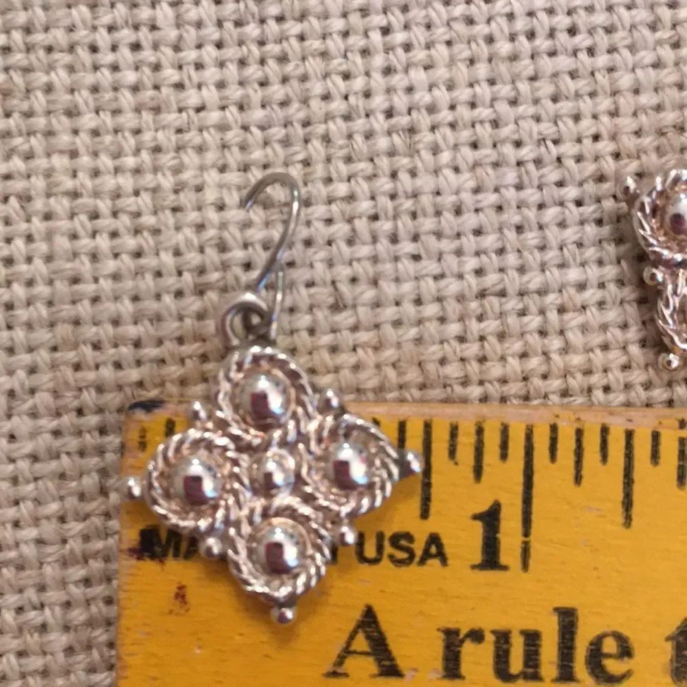 Silvertone Square Diamond Shaped Earring Rope Edge - Picture 4 of 7